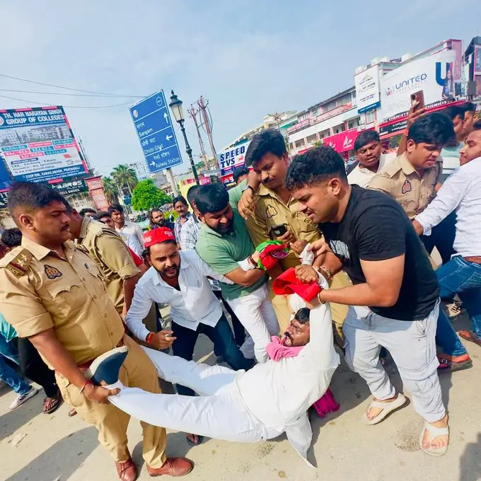 prayagraj news protest