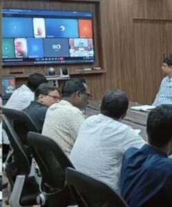 डीएम महराजगंज